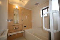 クリナップの1坪ユニットバスです。お掃除がしやすく、従来の浴室より広いお風呂になりました。
