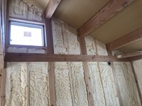 ウレタン断熱を屋根、外壁共にｱ85施工してます。